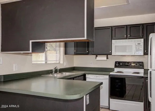 $2,050 | 1208 East Wickieup Lane, Phoenix, AZ 85024