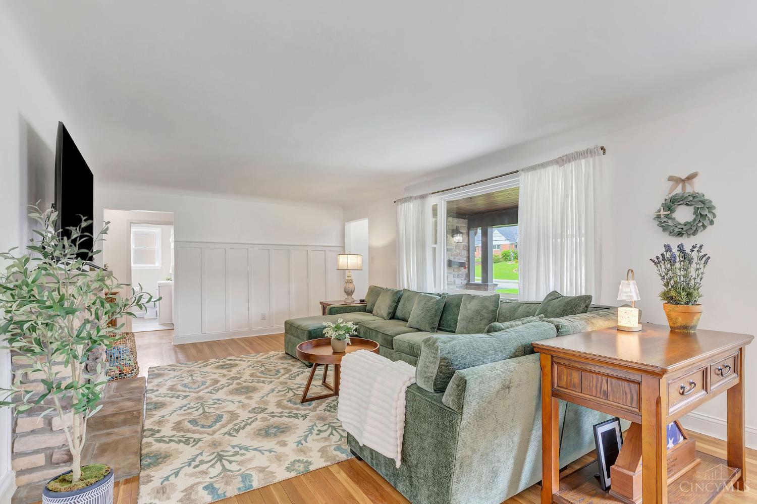 1794 Linneman Road Cincinnati, OH 45238 - Photo 9 of 48 Gallery Image 9