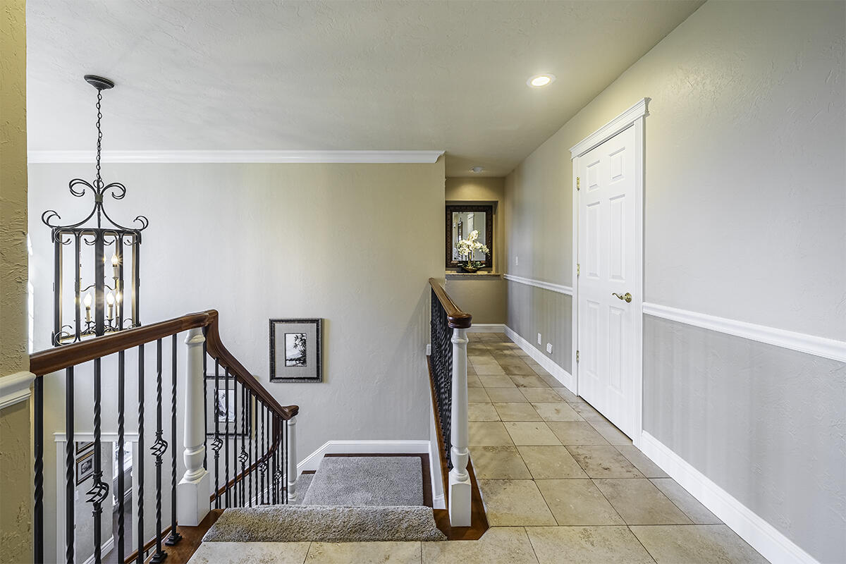 3343 Lone Pine Road Medford, OR 97504 - Photo 22 of 47 Staircase Landing Leading To The Primary Suite