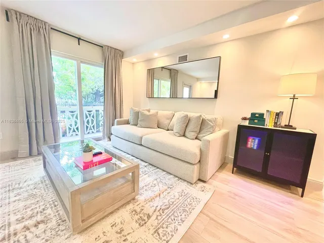 $429,000 | 626 Meridian Avenue, Unit 1, Miami Beach, FL 33139