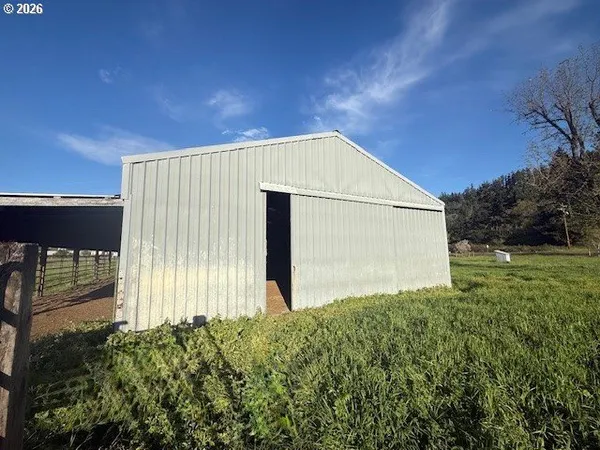 $740,000 | 843 Stearns Lane, Oakland, OR 97462