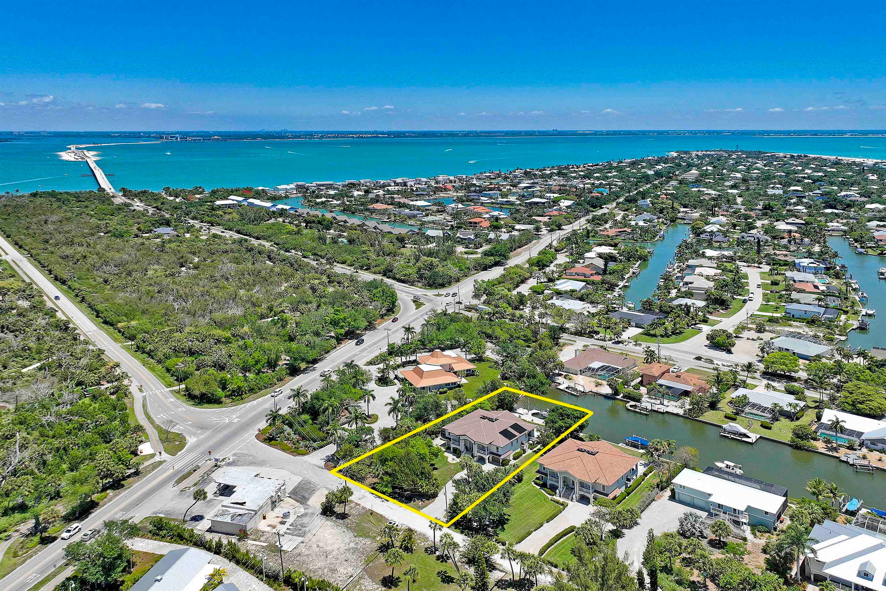 1066 Bailey Road Sanibel, FL 33957 - Photo 6 of 48 Gallery Image 6