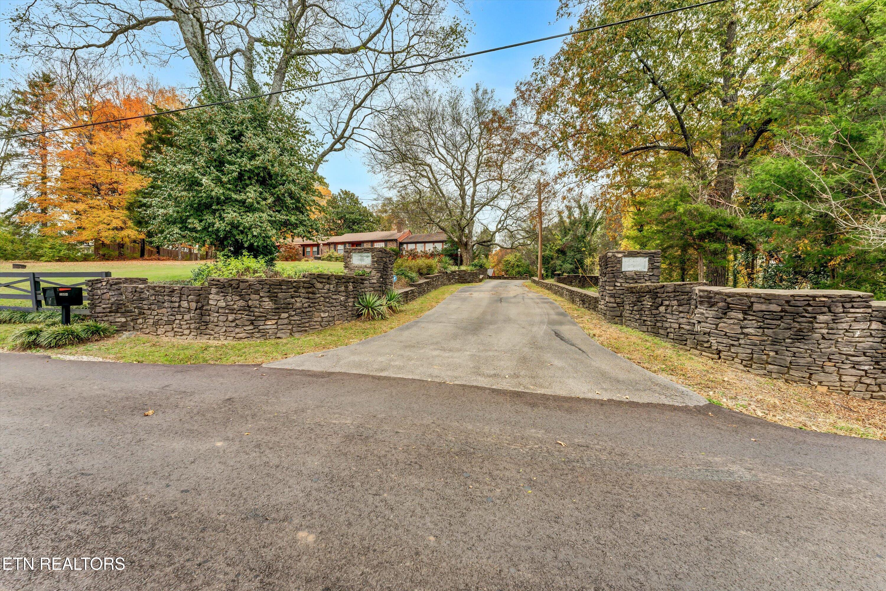 1604 Riverside Road Knoxville, TN 37914 - Photo 4 of 27 35-1604 Riverside Rd-35