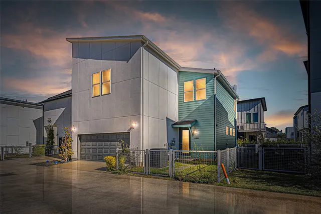 a view of house with outdoor space