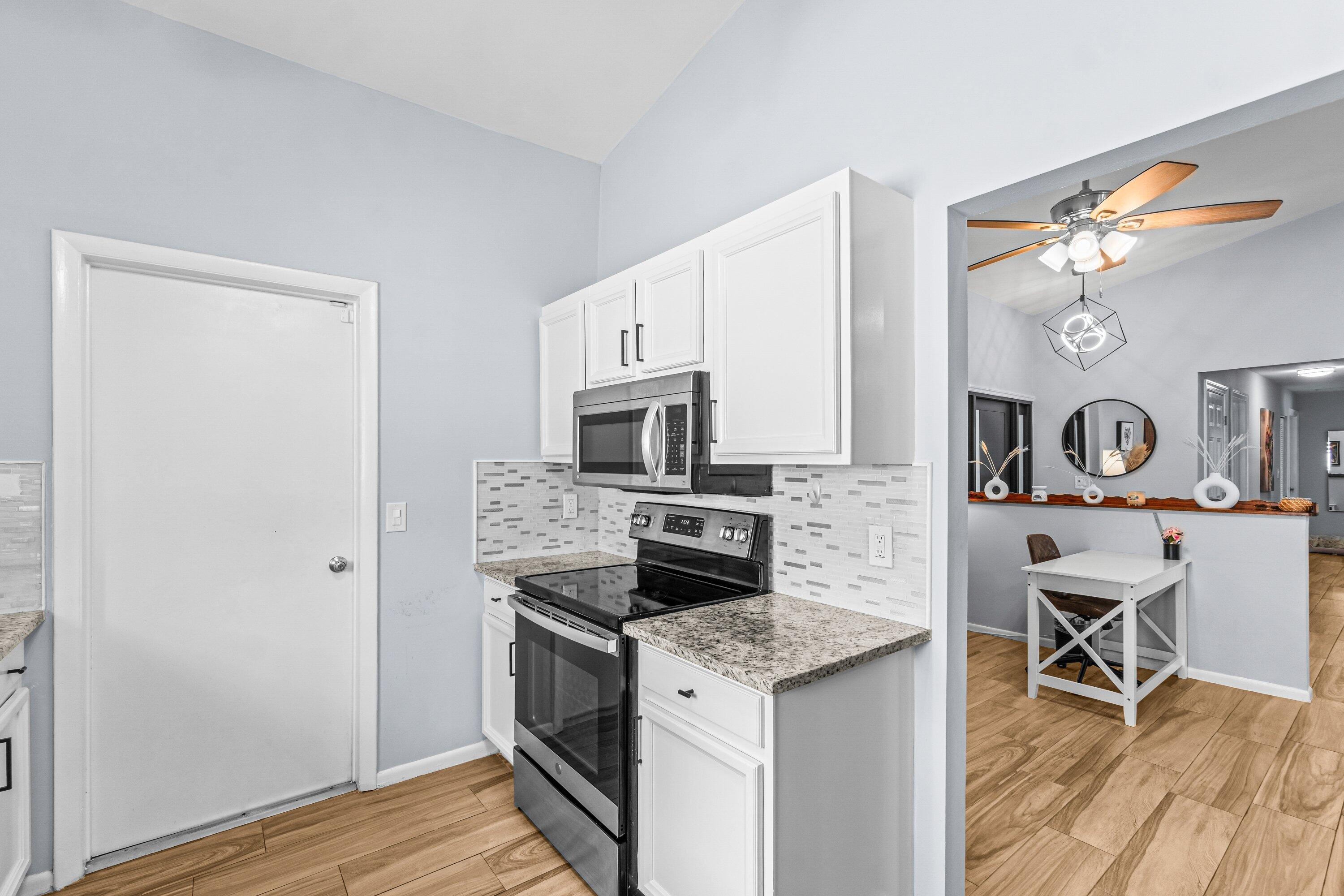 11372 Little Bear Way Boca Raton, FL 33428 - Photo 12 of 31 015-11372LittleBearWay-BocaRaton-FL-3342