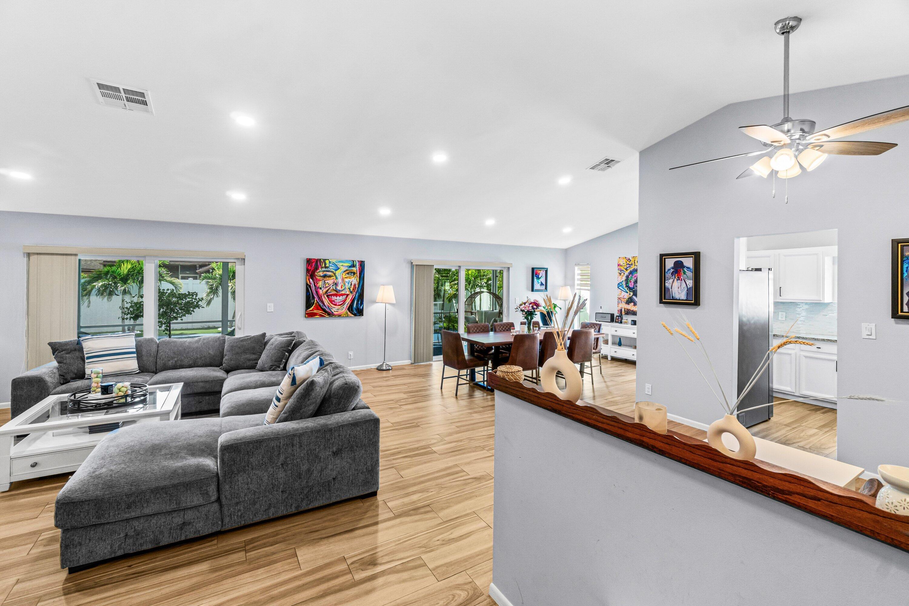 11372 Little Bear Way Boca Raton, FL 33428 - Photo 4 of 31 007-11372LittleBearWay-BocaRaton-FL-3342