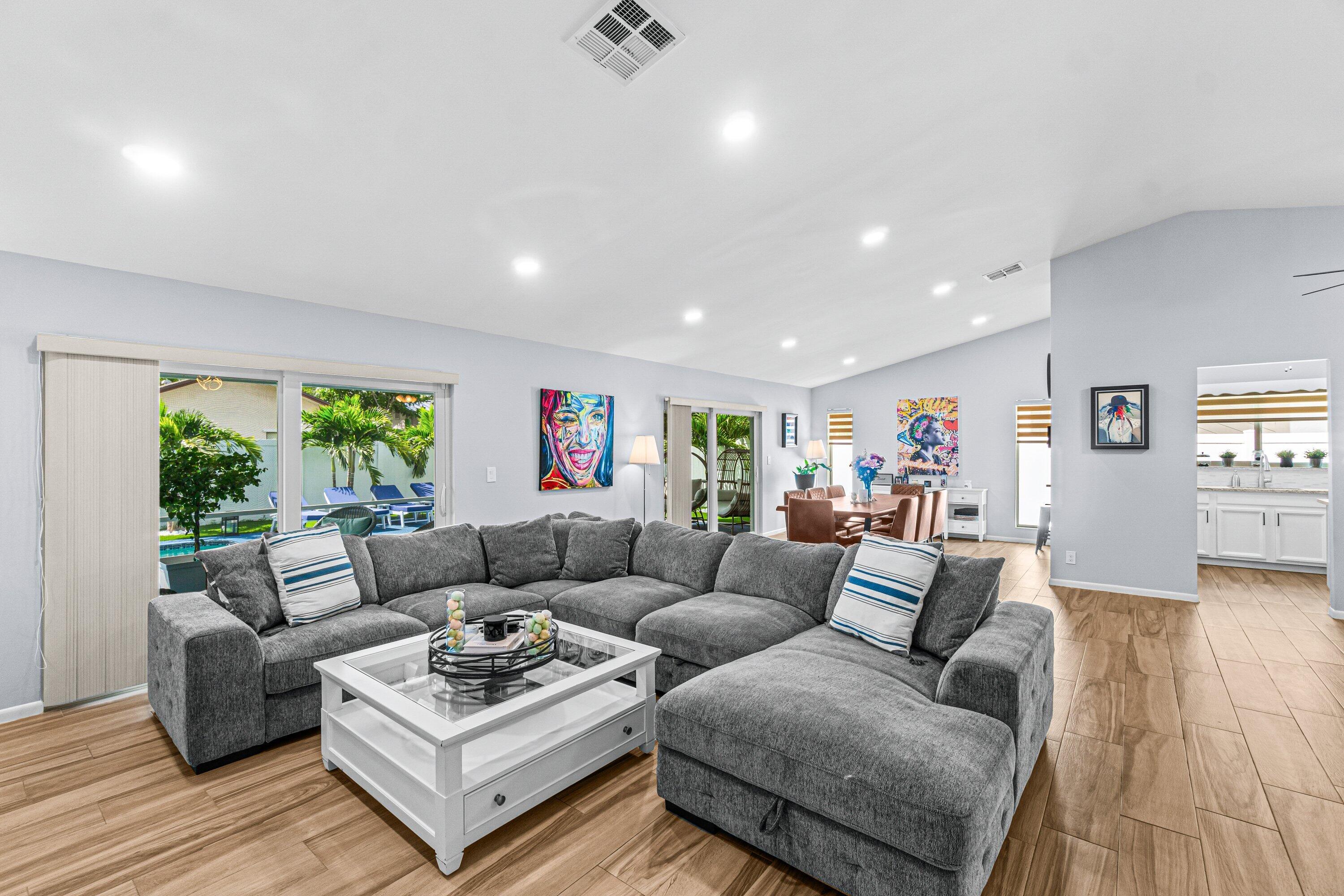 11372 Little Bear Way Boca Raton, FL 33428 - Photo 5 of 31 009-11372LittleBearWay-BocaRaton-FL-3342