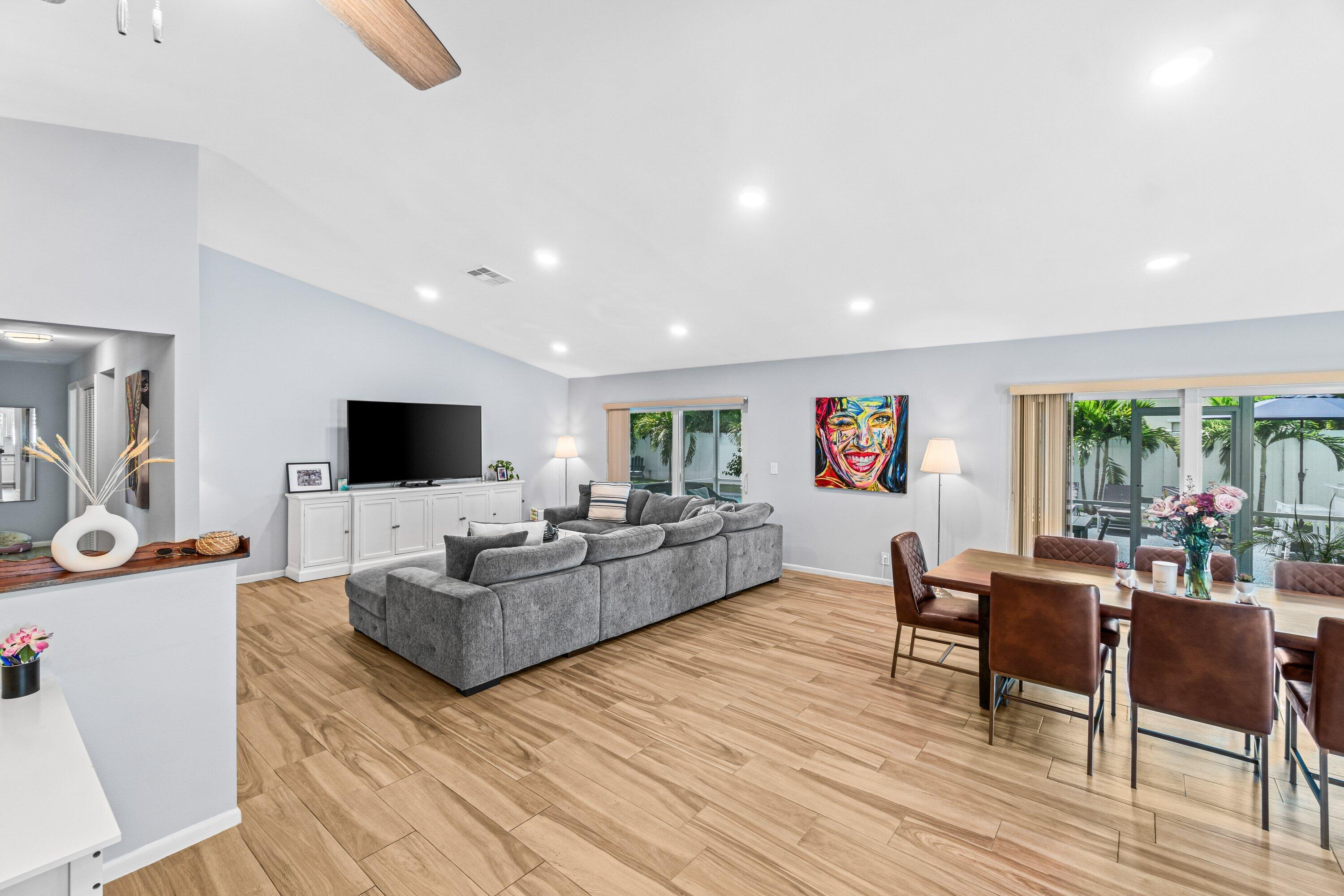 11372 Little Bear Way Boca Raton, FL 33428 - Photo 9 of 31 018-11372LittleBearWay-BocaRaton-FL-3342