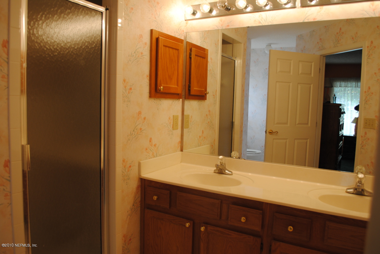 11883 Swooping Willow Road Jacksonville, FL 32223 - Photo 12 of 20 Two sinks in the master bath