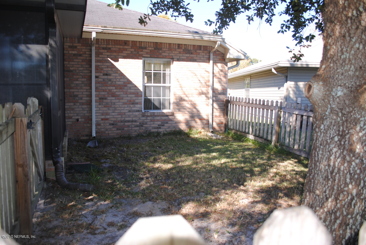 11883 Swooping Willow Road Jacksonville, FL 32223 - Photo 10 of 20 Fenced area for dogs to roam