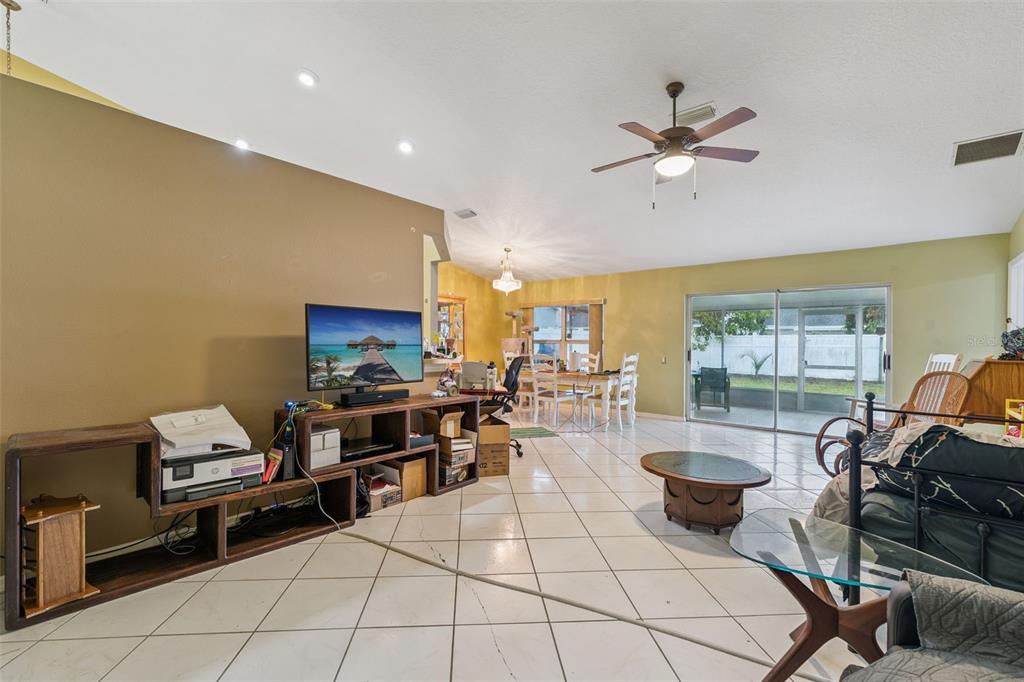11340 Calgary Circle Tampa, FL 33624 - Photo 3 of 24