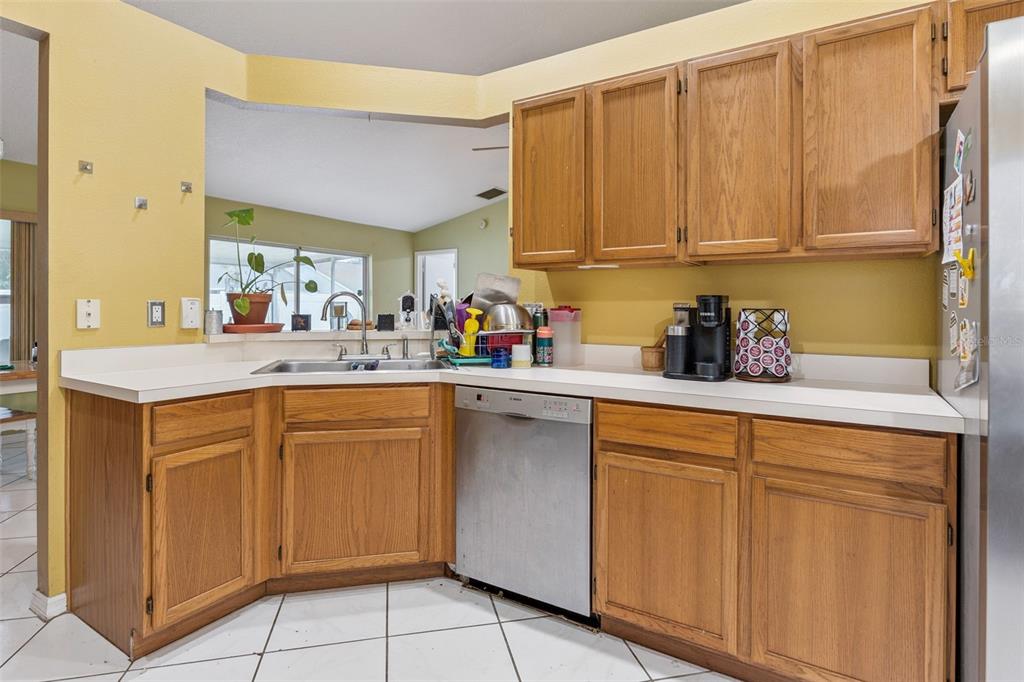 11340 Calgary Circle Tampa, FL 33624 - Photo 8 of 24