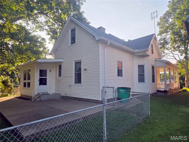 $314,900 | 672 Jefferson Street, Ste. Genevieve, MO 63670