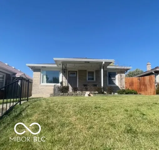 $1,800 | 924 Main Street, Beech Grove, IN 46107