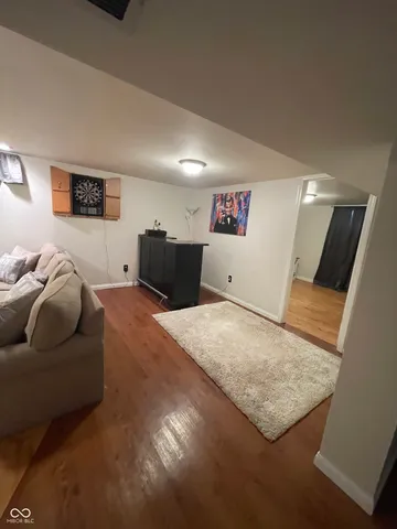 $1,800 | 924 Main Street, Beech Grove, IN 46107