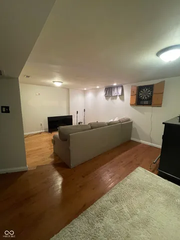 $1,800 | 924 Main Street, Beech Grove, IN 46107