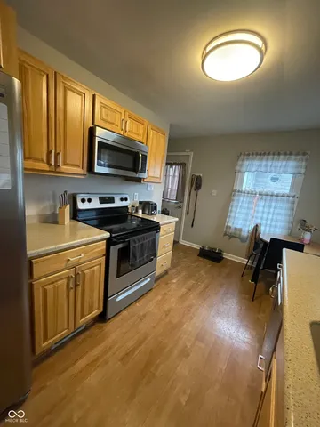 $1,800 | 924 Main Street, Beech Grove, IN 46107