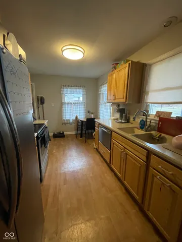 $1,800 | 924 Main Street, Beech Grove, IN 46107