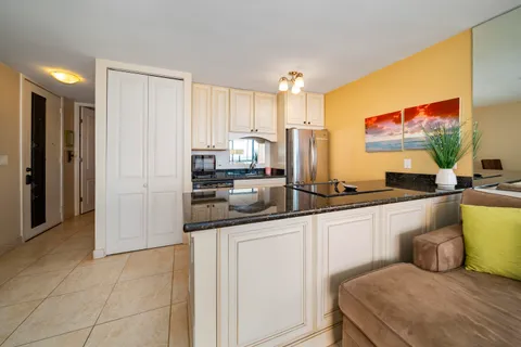 $315,000 | 30 Hauoli Street, Unit 202, Wailuku, HI 96793