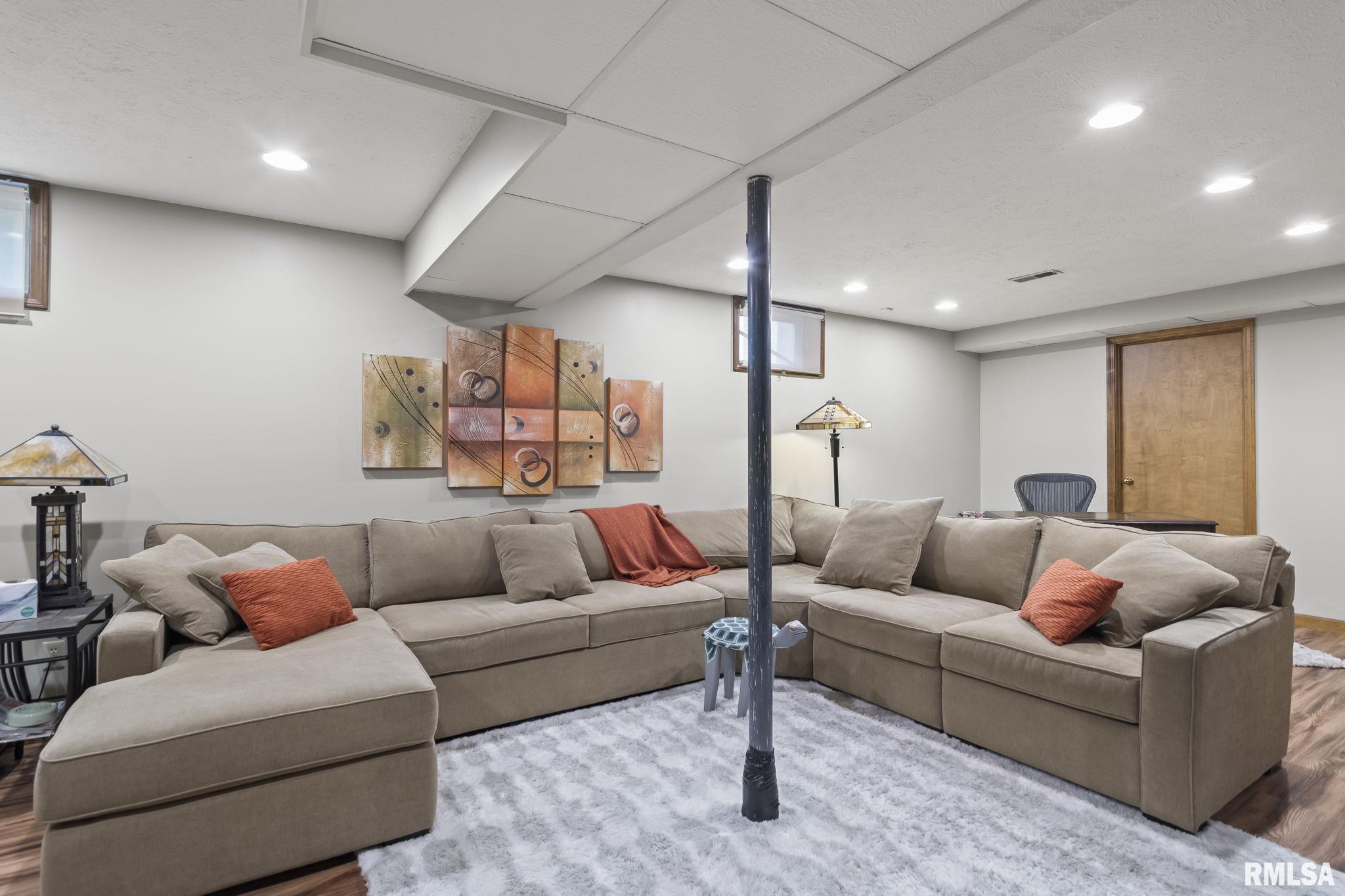 1805 Cog Mill Springfield, IL 62704 - Photo 32 of 40