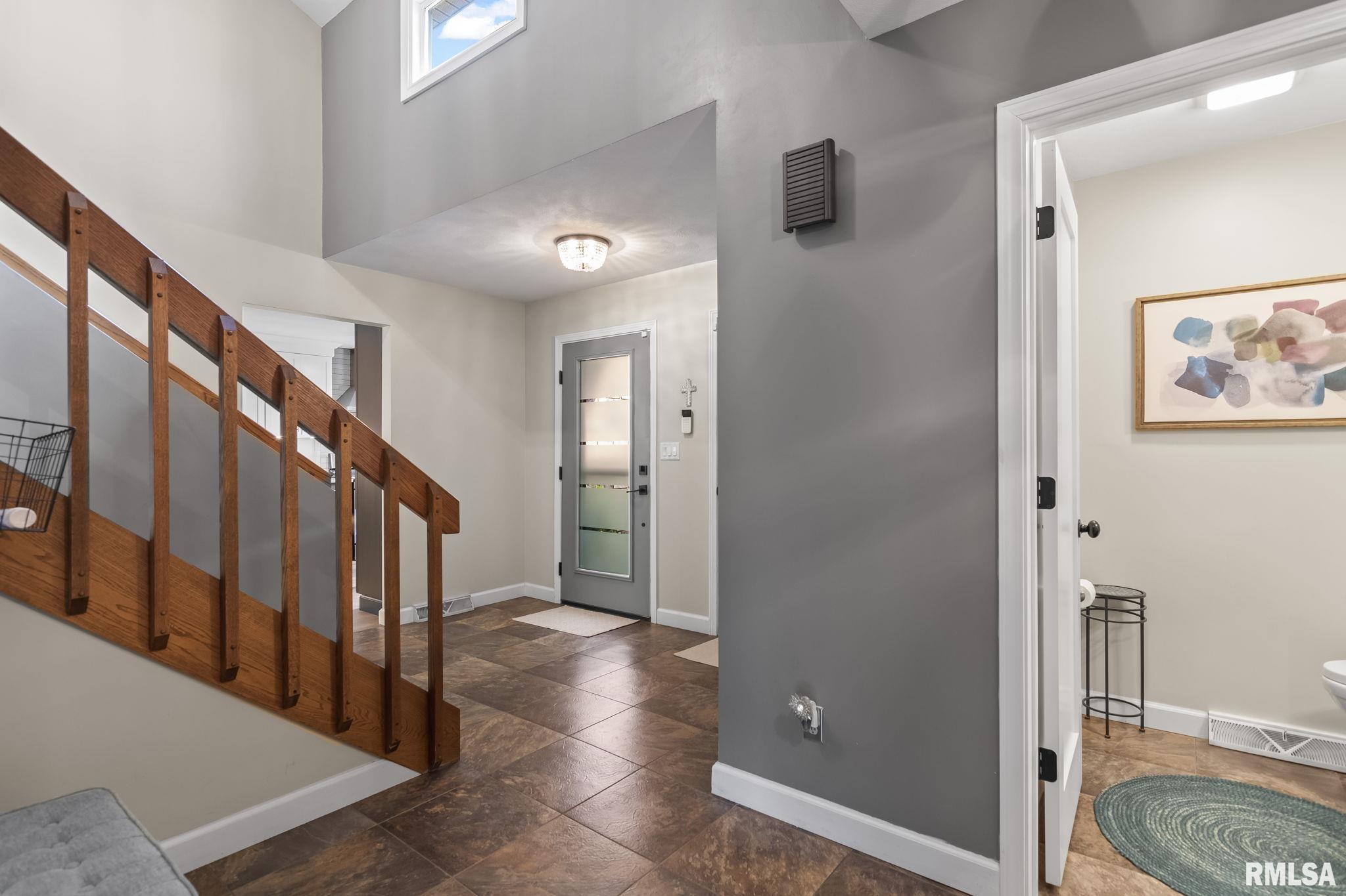 1805 Cog Mill Springfield, IL 62704 - Photo 5 of 40