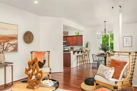 $1,125,000 | 2422 Northeast Keystone Court, Issaquah, WA 98029