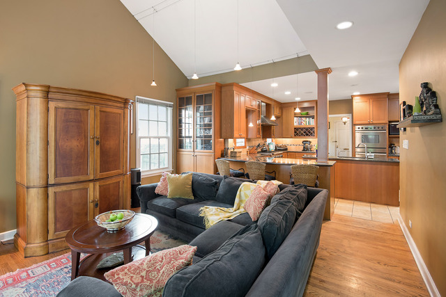 1414 Maple Avenue Evanston, IL 60201 - Photo 7 of 17