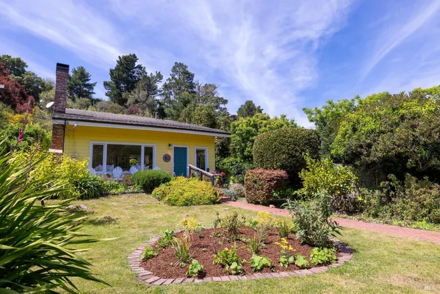 $1,650,000 | 10 Park Avenue, Bolinas, CA 94924