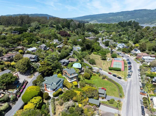 $1,650,000 | 10 Park Avenue, Bolinas, CA 94924