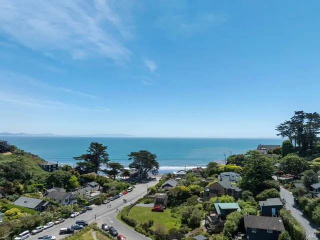 $1,650,000 | 10 Park Avenue, Bolinas, CA 94924