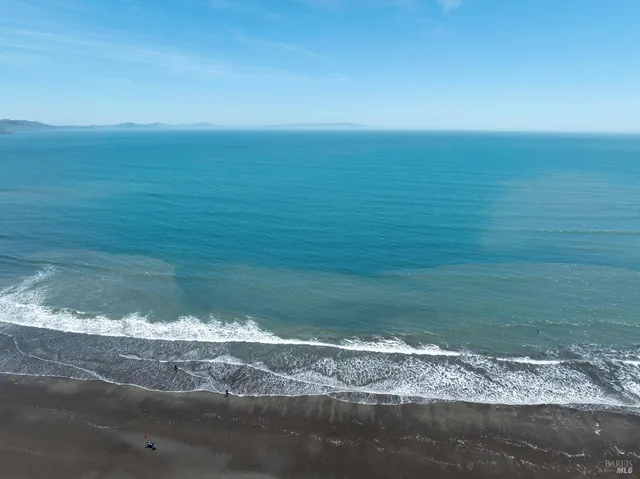 $1,650,000 | 10 Park Avenue, Bolinas, CA 94924