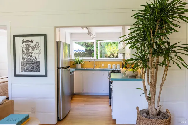 $1,650,000 | 10 Park Avenue, Bolinas, CA 94924