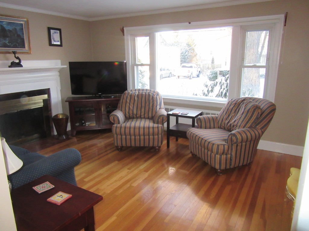 28 Emerson Road Needham, MA 02492 - Photo 4 of 22