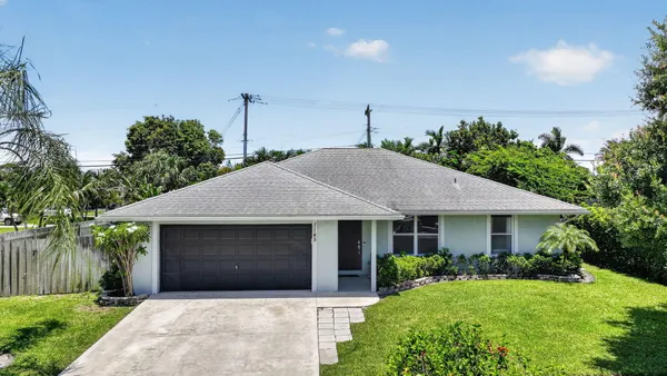 $575,000 | 1145 Julia Heights Drive, Lantana, FL 33462