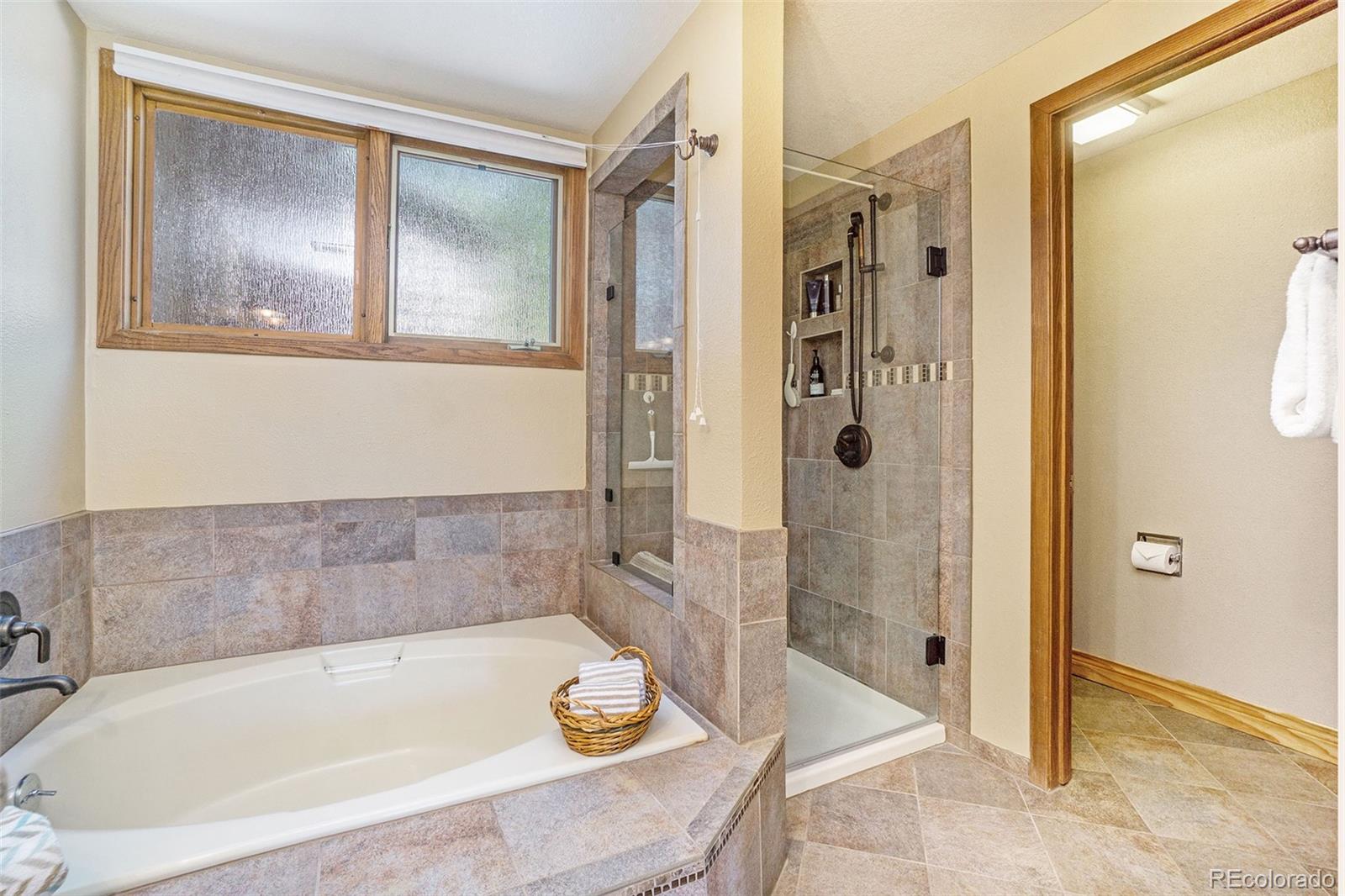 694 Ridgeside Drive Golden, CO 80401 - Photo 17 of 24 Gallery Image 17