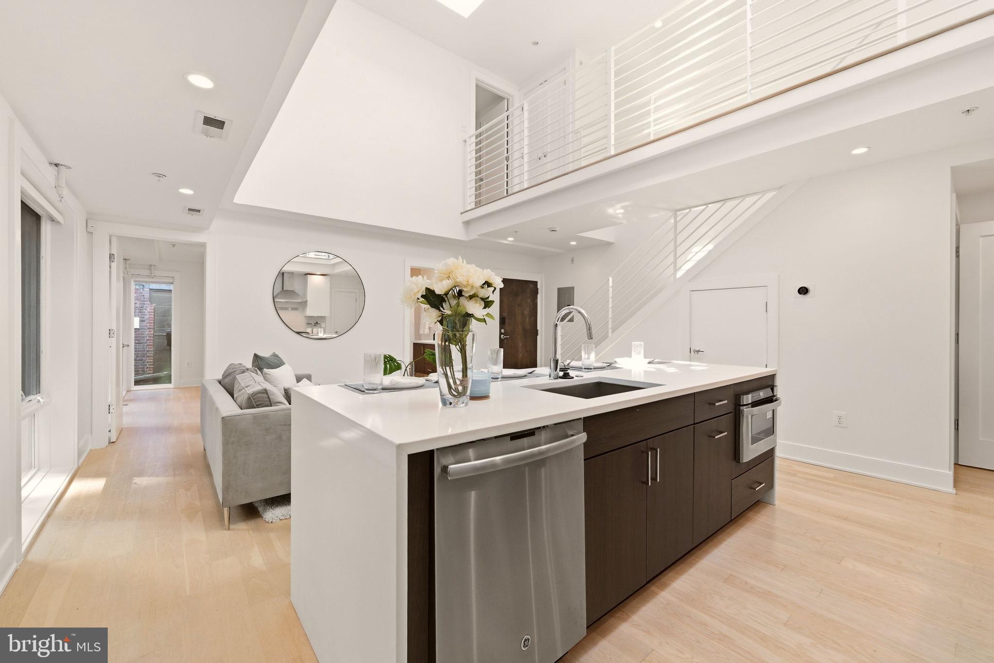 2014 Kalorama Road Northwest, Unit 8 Washington, DC 20009 - Photo 15 of 44 Gallery Image 15