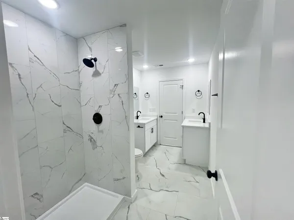 $399,990 | 285-287 Scenic Avenue, Campobello, SC 29322