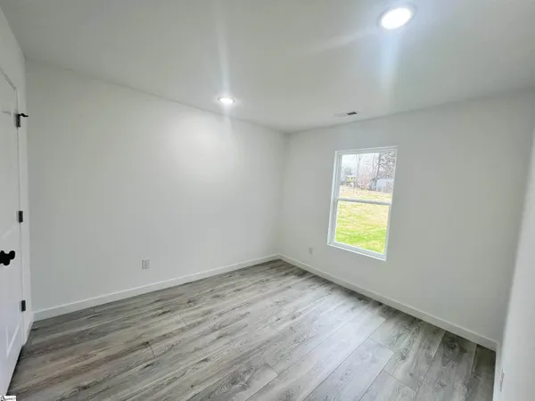 $399,990 | 285-287 Scenic Avenue, Campobello, SC 29322