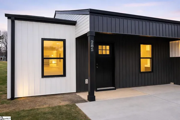 $399,990 | 285-287 Scenic Avenue, Campobello, SC 29322