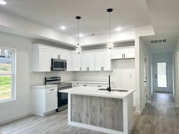 $399,990 | 285-287 Scenic Avenue, Campobello, SC 29322