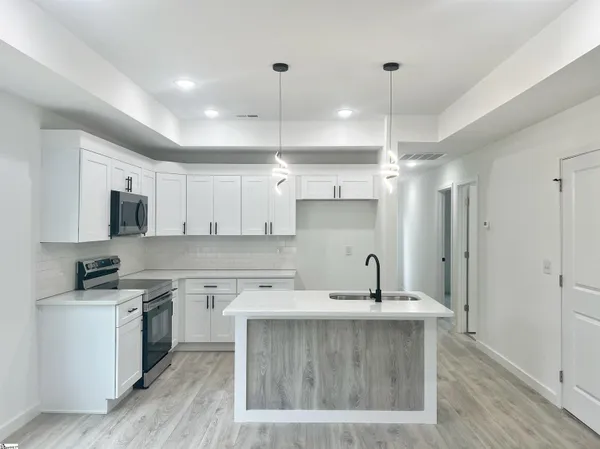 $399,990 | 285-287 Scenic Avenue, Campobello, SC 29322