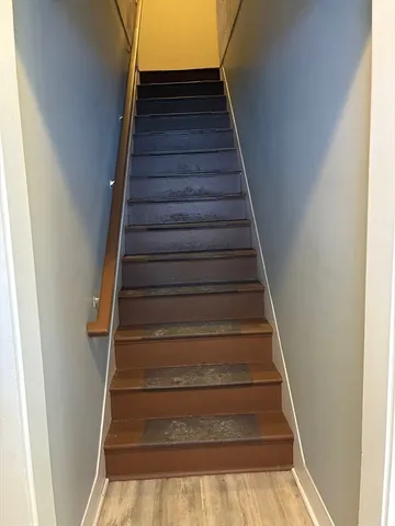 $2,300 | 129 South Elm Street, Unit 2R, Haverhill, MA 01835