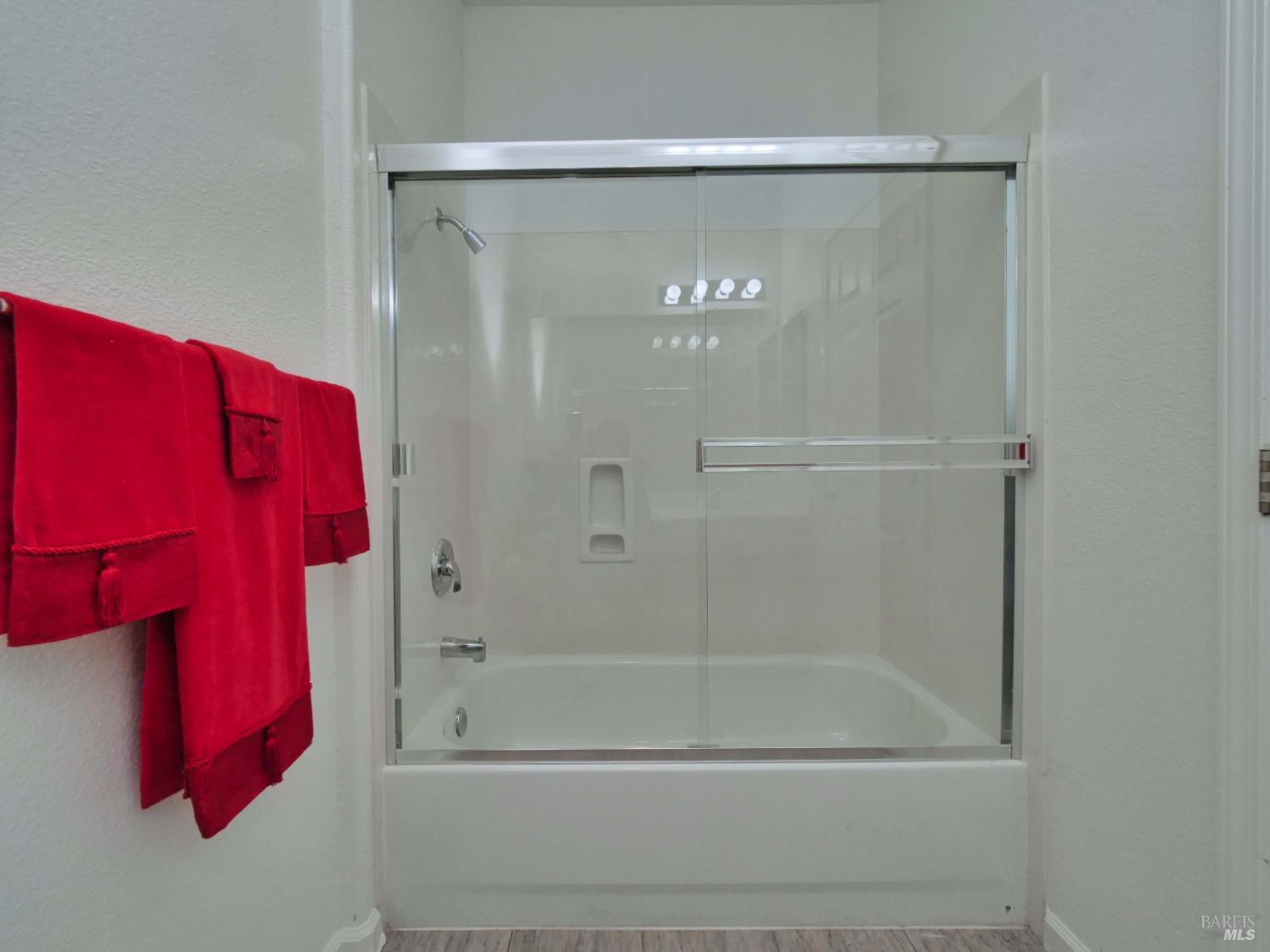 659 Pinehurst Drive, Unit CA Rio Vista, CA 94571 - Photo 20 of 40 a bathroom with a shower