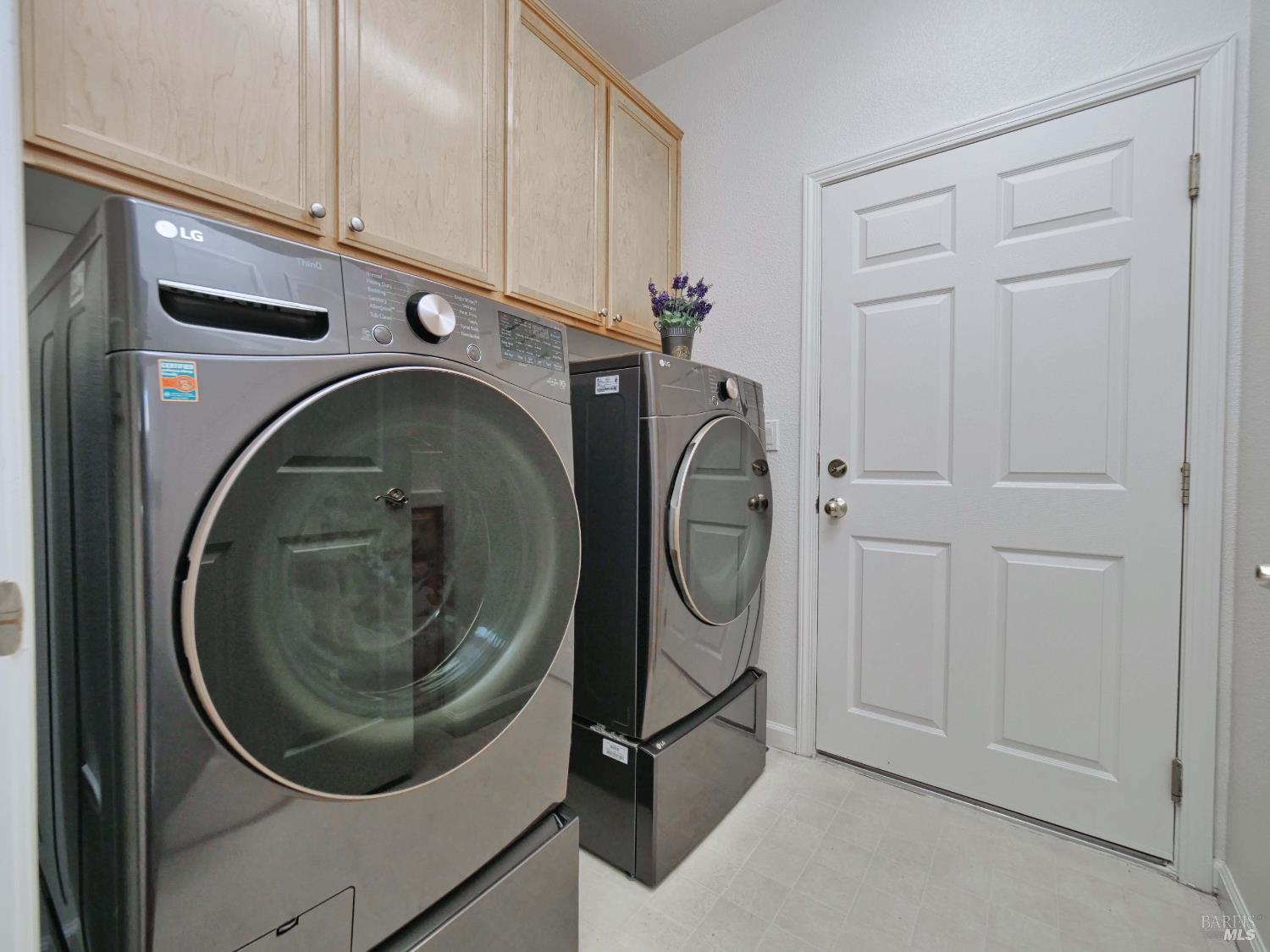 659 Pinehurst Drive, Unit CA Rio Vista, CA 94571 - Photo 22 of 40 a utility room with dryer and washer