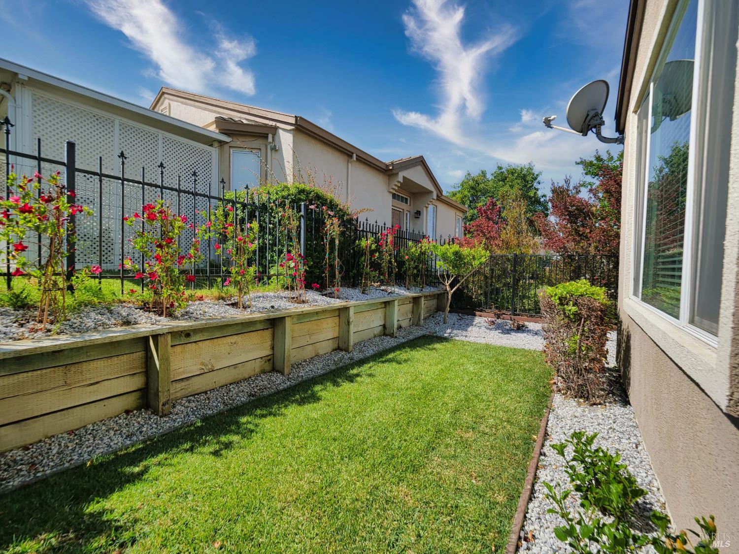 659 Pinehurst Drive, Unit CA Rio Vista, CA 94571 - Photo 25 of 40 a view of two chairs and table in a backyard