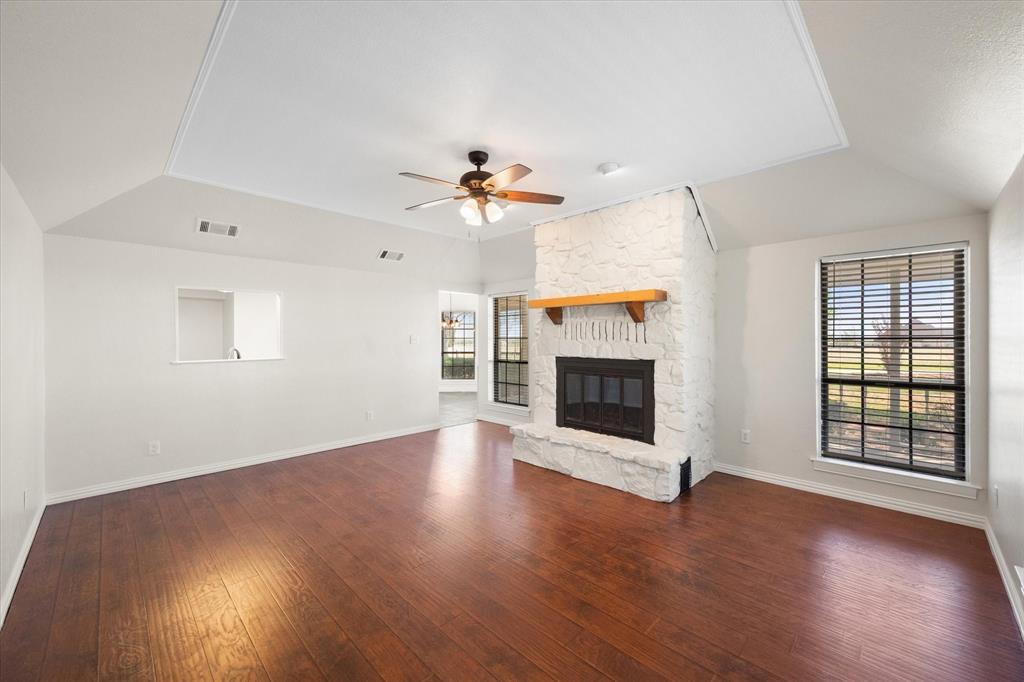 1105 East Highland Road Oak Leaf, TX 75154 - Photo 11 of 40