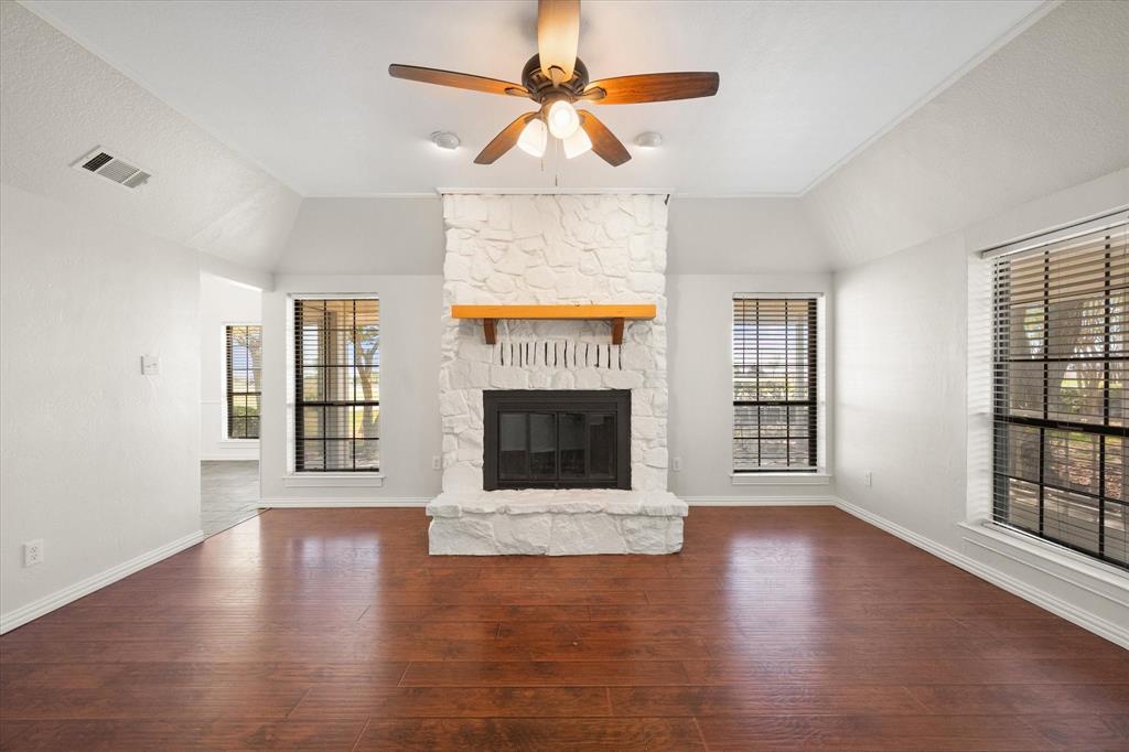 1105 East Highland Road Oak Leaf, TX 75154 - Photo 12 of 40