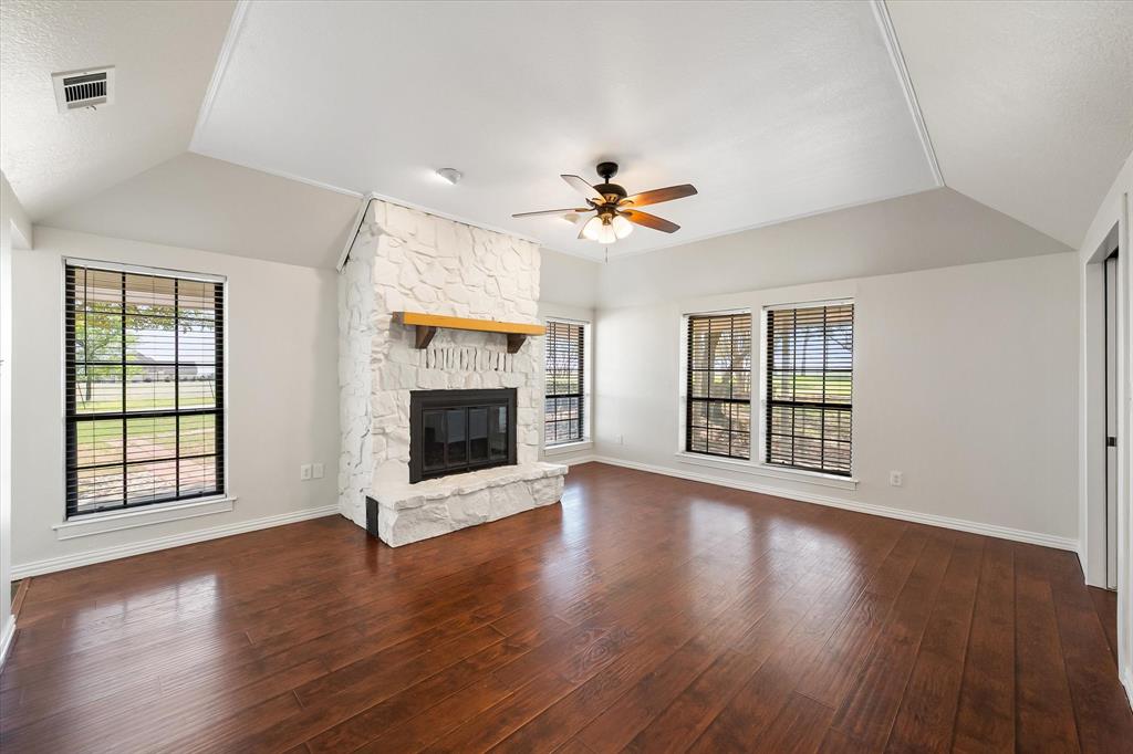 1105 East Highland Road Oak Leaf, TX 75154 - Photo 13 of 40