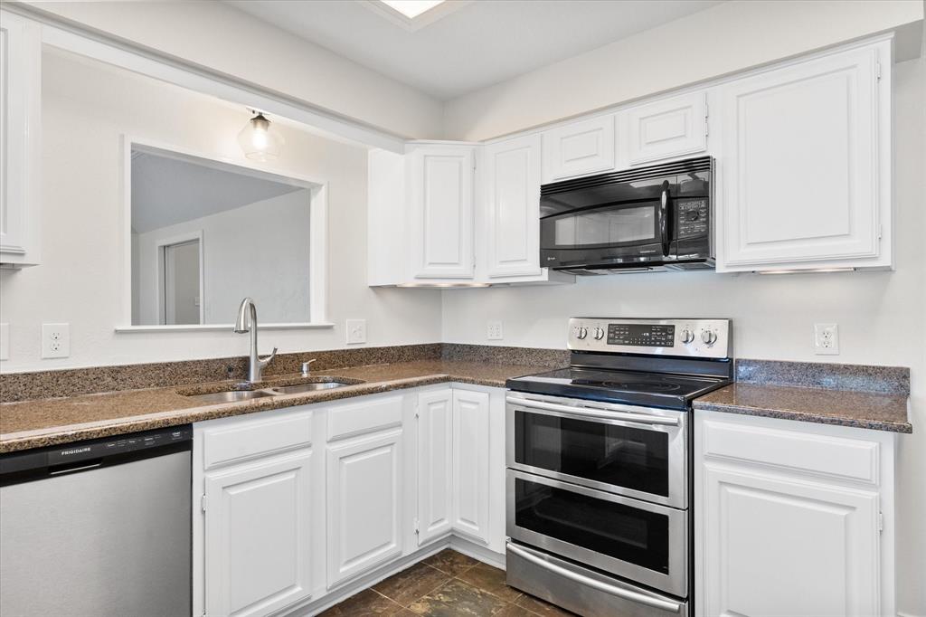 1105 East Highland Road Oak Leaf, TX 75154 - Photo 20 of 40