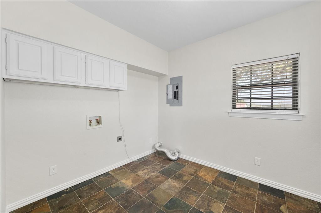 1105 East Highland Road Oak Leaf, TX 75154 - Photo 22 of 40